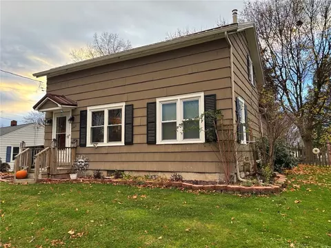 1343 Hillside Dr, Arcadia, NY 14513