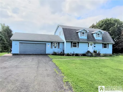 2567 Palm Rd, Ellicott, NY 14701