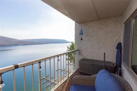 103 Cliffside Dr, South Bristol, NY 14424