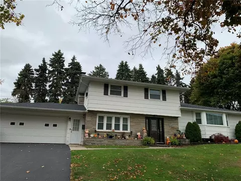67 Meadow Cir, Irondequoit, NY 14609