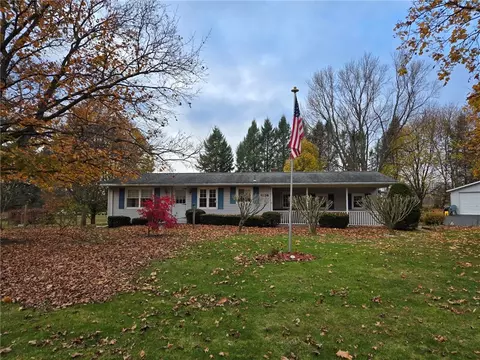 4126 Holley Byron Rd, Holley, NY 14470