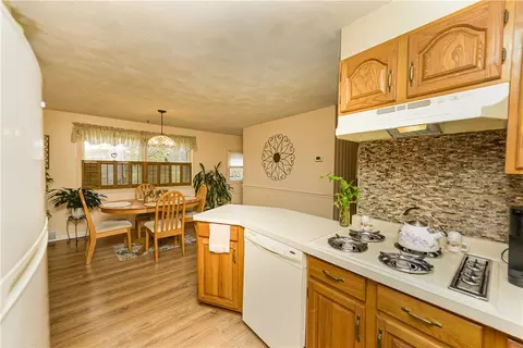 18 John Jay Dr, Irondequoit, NY 14617 photo 9