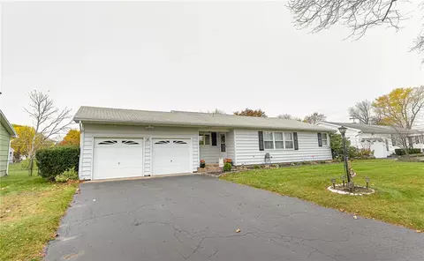 18 John Jay Dr, Irondequoit, NY 14617 photo 2