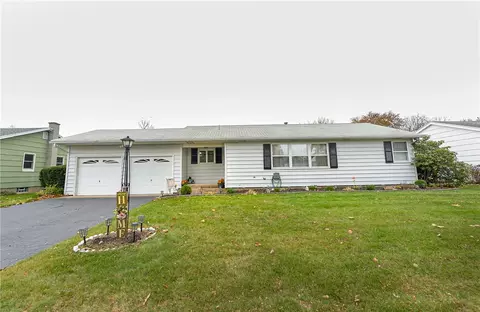18 John Jay Dr, Irondequoit, NY 14617