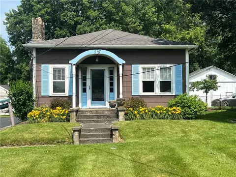 527 N Main St, Canandaigua, NY 14424