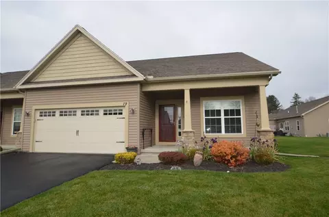 19 Harbour Oaks, Gates, NY 14624