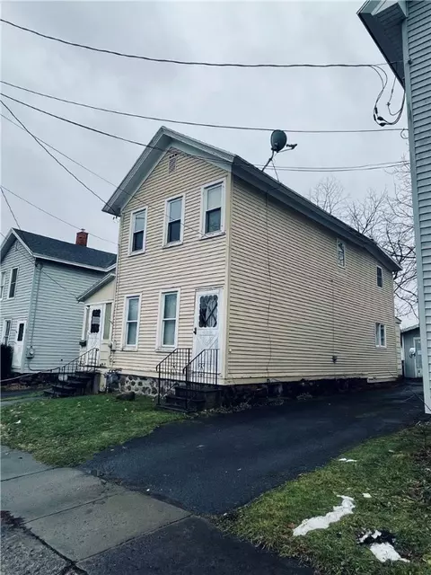 60 Jackson St, Lyons, NY 14489 photo 2