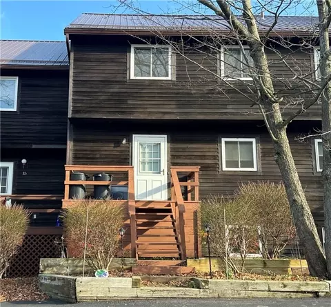 14 Pinewood Ln, South Bristol, NY 14512