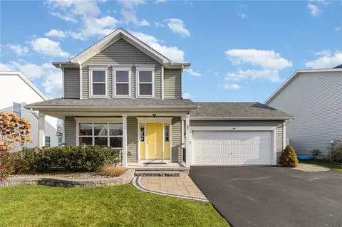 82 Rangers Ct, Greece, NY 14612