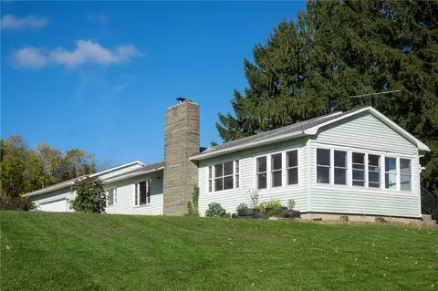 2466 County House Rd, Jerusalem, NY 14527