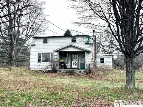 9481 Lamberton Rd, Pomfret, NY 14063