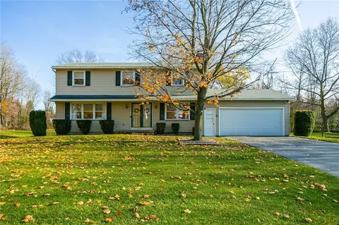 91 Matthew Dr, Perinton, NY 14450