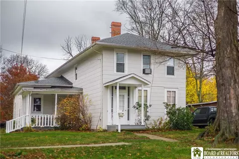 32 E 2nd St, Westfield, NY 14787