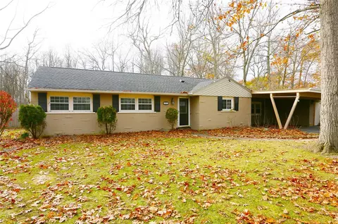 746 The Circle Dr, Lewiston, NY 14092