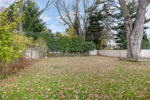 34 Crestfield Dr, Irondequoit, NY 14617 photo 33
