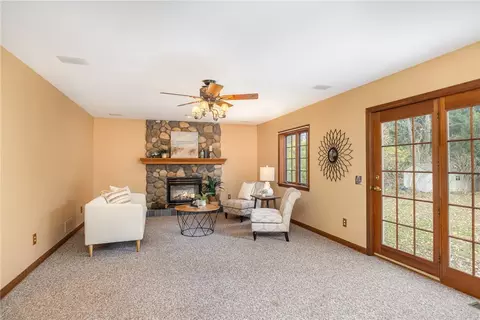 34 Crestfield Dr, Irondequoit, NY 14617 photo 10