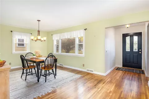 34 Crestfield Dr, Irondequoit, NY 14617 photo 3