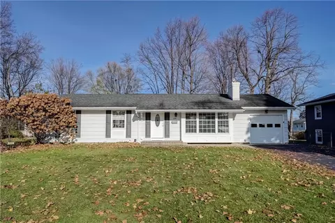 110 Wembly Rd, Greece, NY 14616