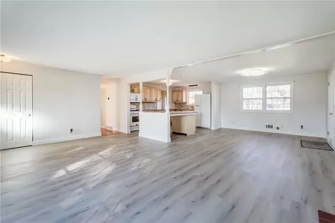110 Wembly Rd, Greece, NY 14616 photo 8
