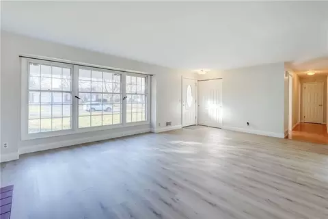 110 Wembly Rd, Greece, NY 14616 photo 9