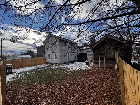 39 Montezuma St, Lyons, NY 14489 photo 15