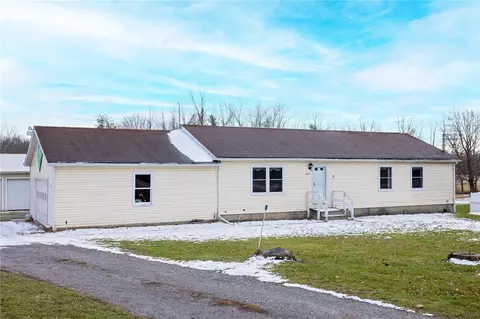 9457 Warsaw Rd, Le Roy, NY 14482