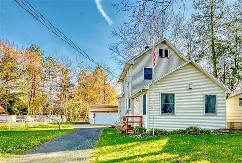 30 Elm St, Perinton, NY 14450
