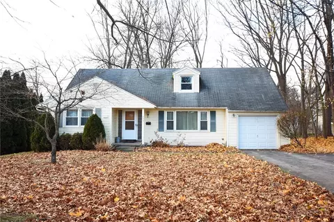 705 Roosevelt Rd, East Rochester, NY 14445