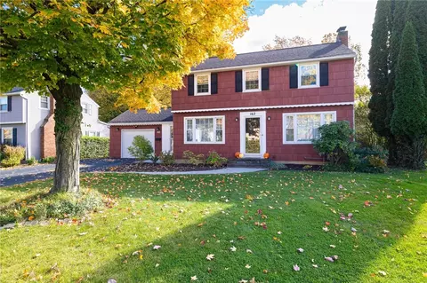 162 Eastgate Dr, Irondequoit, NY 14617