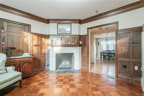 124 E Main St, Le Roy, NY 14482 photo 5