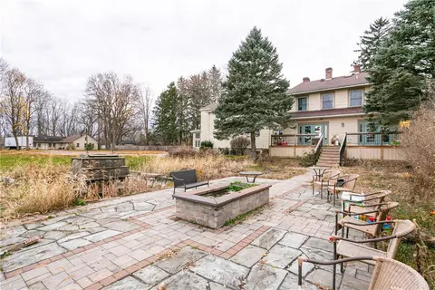 124 E Main St, Le Roy, NY 14482 photo 3