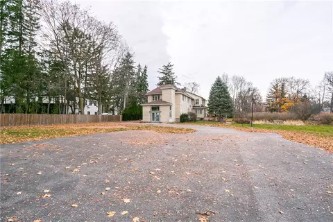 124 E Main St, Le Roy, NY 14482 photo 4
