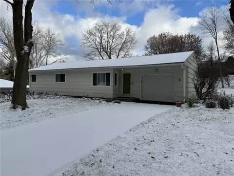 9 Hunters Run, Perinton, NY 14534