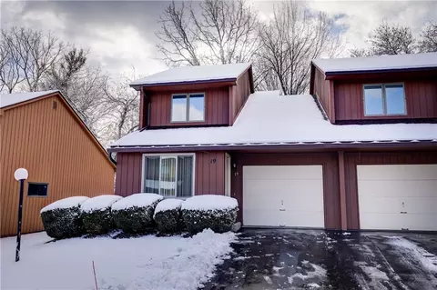 19 Spring Hl, Perinton, NY 14450