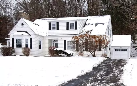13 Reynolds St, Alfred, NY 14802