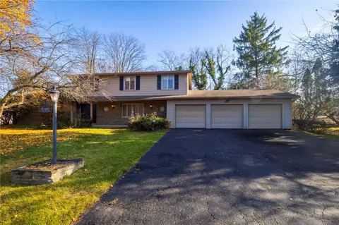 345 Avalon Dr, Rochester, NY 14618