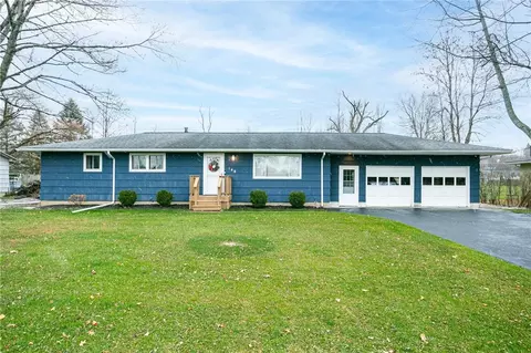 148 Vollmer Pkwy, Rochester, NY 14623