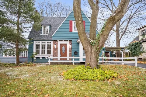252 River Heights Cir, Rochester, NY 14612