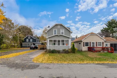 21 Topper Dr, Irondequoit, NY 14622