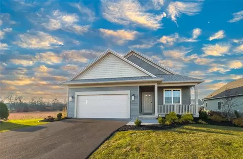 6110 Caleb Ct, Farmington, NY 14425