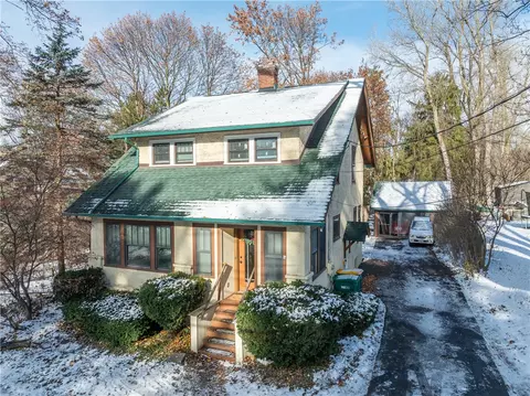 752 Whitney Rd W, Perinton, NY 14450