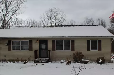 1906 Clyde Marengo Rd, Galen, NY 14433