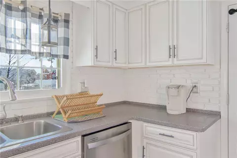 75 Elm St, Galen, NY 14433 photo 12
