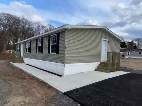 36 Sebastian Dr, Rochester, NY 14625