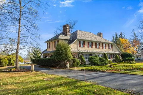 1015 Lochland Rd, Geneva, NY 14456