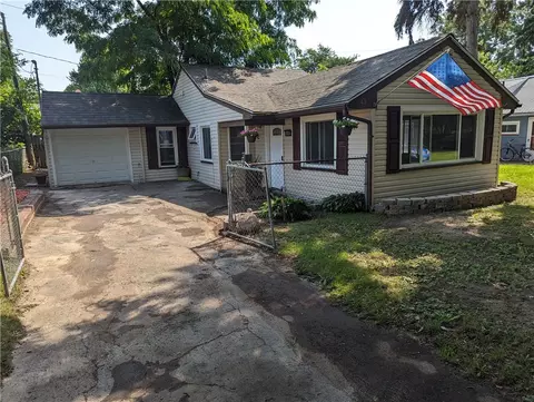 43 Estall Rd, Greece, NY 14616