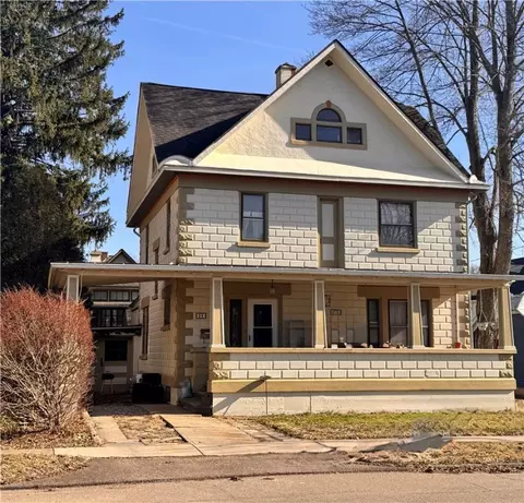 26 Chestnut St, Wellsville, NY 14895
