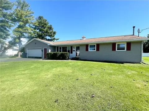 57 Sackett St, Seneca Falls, NY 13148
