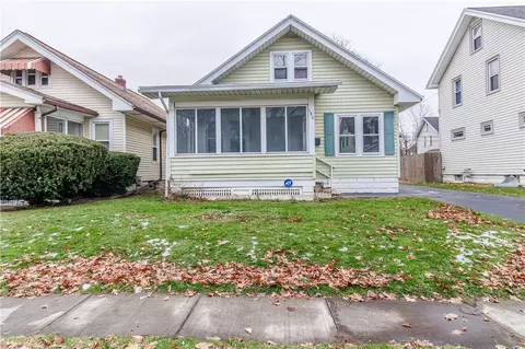 180 Rockview Ter, Rochester, NY 14606