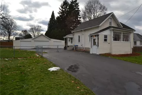 63 Cole Ave, Gates, NY 14606